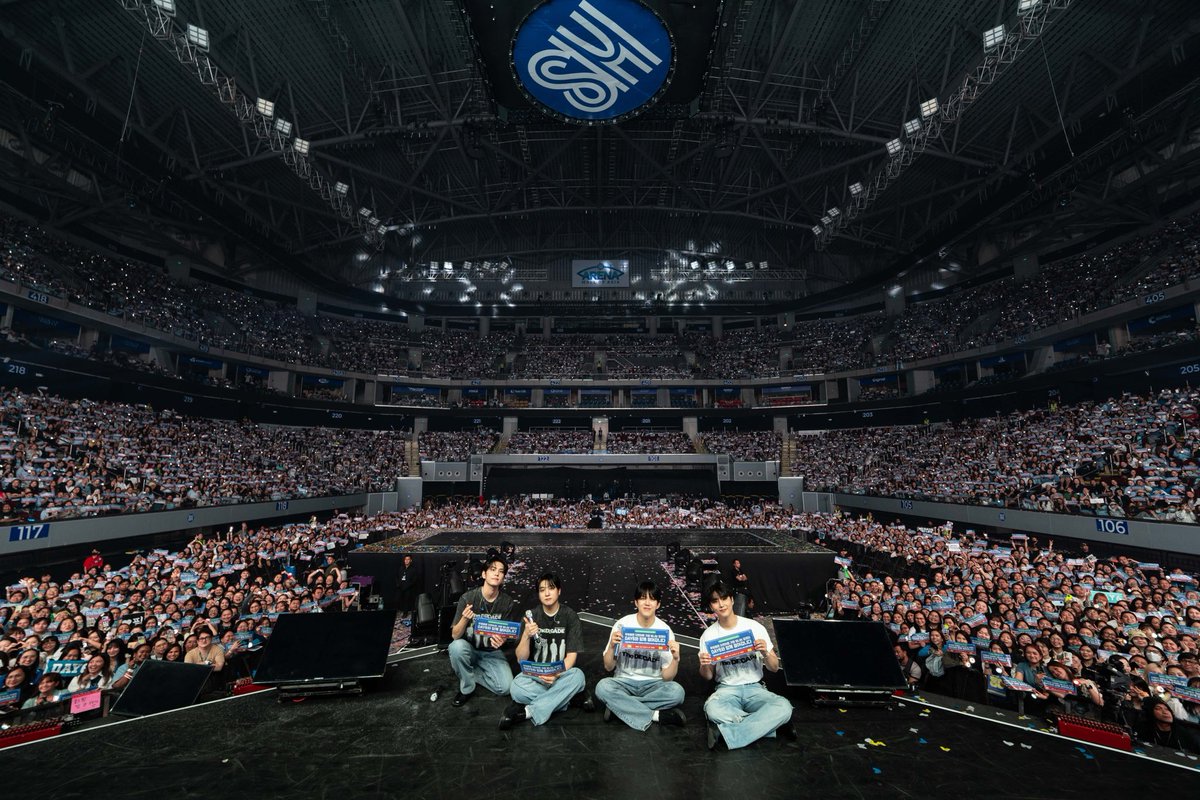 day6official's tweet image. [ #DAY6_BEHIND ]

DAY6 10th Anniversary &amp;lt;The DECADE&amp;gt; in #MANILA

My Day와 함께 걷는 모든 길이 빛나✨

=

Every path with My Day shines✨

#DAY6 #데이식스
#The_DECADE
#DAY6_10th_Anniversary