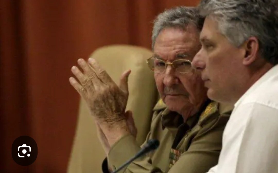 homeroboscan's tweet image. Toda la familia Castro Ruz está huyendo de Cuba a España ante una hecatombe comunista en la isla. El dandy Diaz Canel los habría traicionado con Washington y sin la teta de Venezuela el régimen rojo está perdido. No hay sucesor para Fidel y Raul en la familia Castro. Cuba libre.