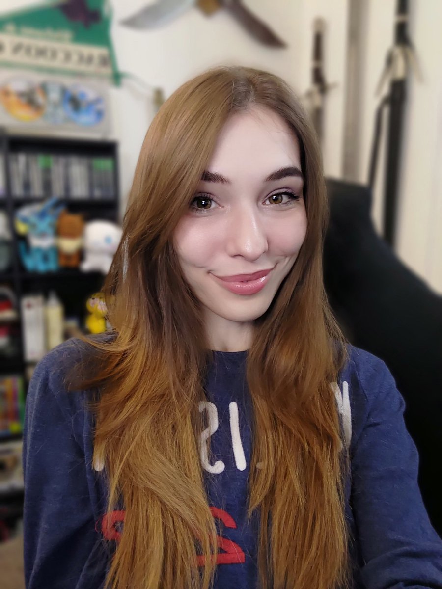 🟣 LIVE NOW 🟣 
Resident Evil 7 Achievement Hunting 💅 37/58 so far

Join the fun here 😁 
Twitch.tv/KIMMYDNC