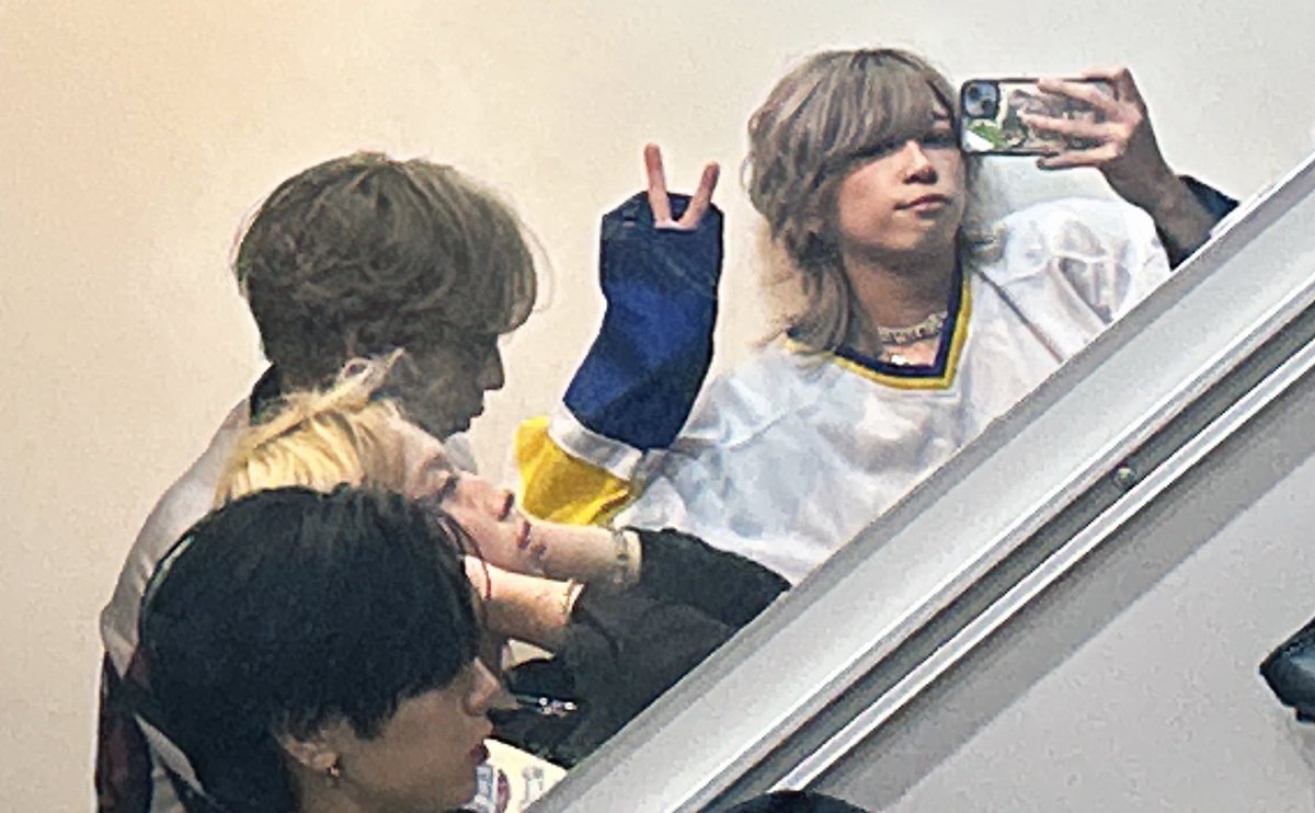 1/24(土)FULL PUSH vol.24
ありがとうございました！

来てくれたみんなありがとー！
ねえもう1月LIVE1回しかないんだって
早いね悲しい
2月いっぱいあるから会いに来てね

次回は26日トクポ！2分枠！
そして29日ファンミテーマ馬ですっ
カチューシャどうしよう🫠
待ってるね✌️
#アンハニ