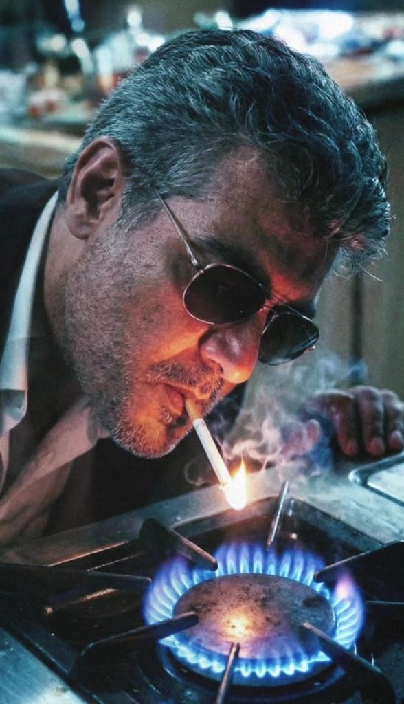 Mohamedjumail20's tweet image. Showtime