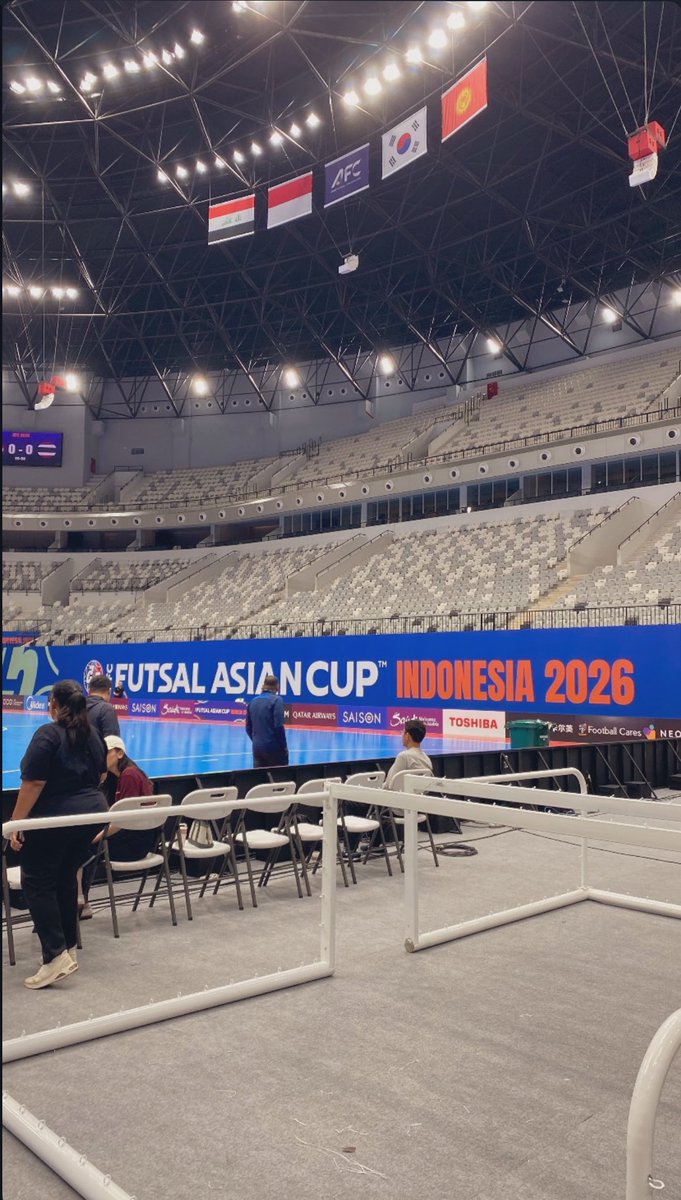 garagarabola_'s tweet image. Indonesia Arena (IA) sudah siap menyambut AFC Futsal Championship 2026.

Timnas serta kontestan lain Group A-B akan bermain di IA, sedangkan Jakarta International Velodrome (JIV) akan menjadi venue kedua (menggelar laga-laga Group C-D).

Sudah beli tiket untuk support?
🇮🇩🦅✨