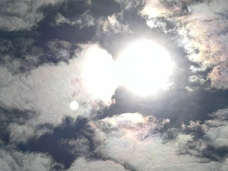 Mysongshari's tweet photo. #thisiswhattheywerehidingyesterday #fb #creditto #sunmoonstars #thesearemycaptures #nashville #Iknewtheywerehidingsomethingbig:) #Ivecaughtthisobjectmanytimes #lookup https://t.co/CBRrL4gIxo