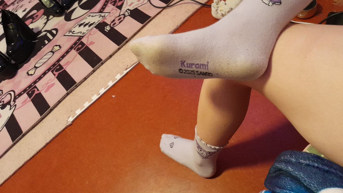 Frühstück ist serviert, schön brav alles sauber machen😌 

#herrin #findom #femdom #findomme #moneydom #mistress #geldsklave #zahlsklave #paypig