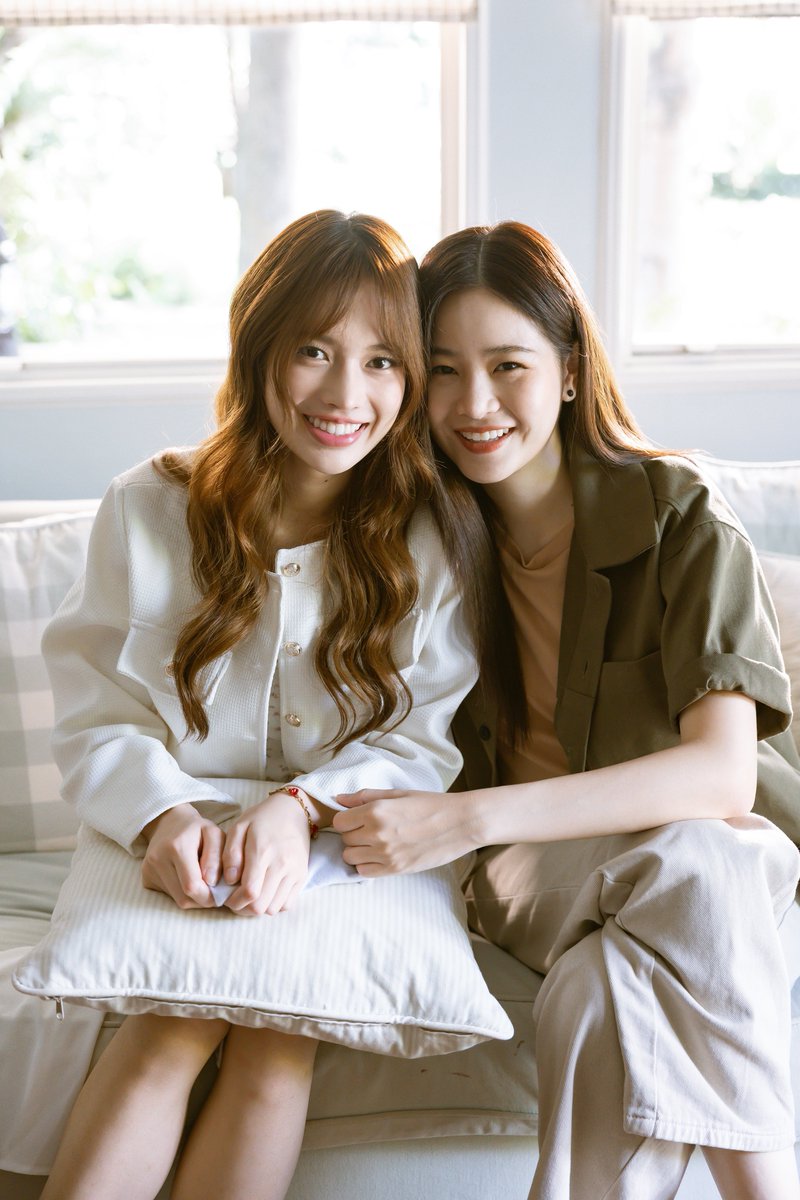 Cindy_Waratin's tweet image. ¡El mejor de los éxitos para @AppleLAPIS y @mimudotp en el estreno de su primera serie juntas!

La familia Watinwanit estamos listas para abrir las puertas de la granja y que el amor florezca 🌱🌹🌏

WELCOME TO OUR FARM
#วิวาห์ปฐพีตอนที่1 #4elements #AppleMim