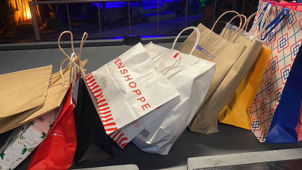 colextinn's tweet photo. READY NA ANG EXCHANGE GIFT 💚💙

#Jholetified https://t.co/NP5GniQELp