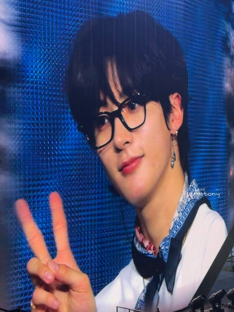 LuvAntony0321's tweet image. 260124

👓👦today!!
 #앤톤 #ANTON  #이찬영 
#アントン #RIIZE #라이즈