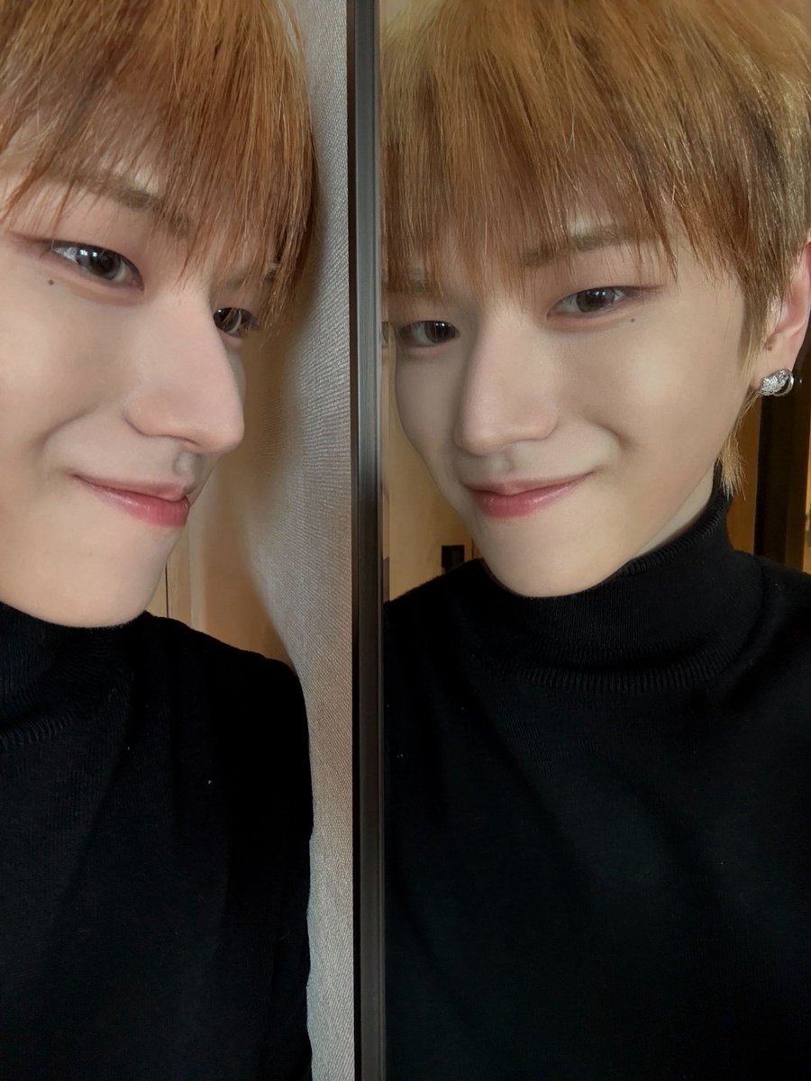 wave_rew's tweet image. 머리색 때문에 과거 사진 파묘하다가 밝혀지니까 바로 네 장이나 들고 오는 리우님 어떻게 안 좋아해요? 일단 전 불가능 오늘 목티에 시계에 깔끔한 음영 화장까지 아름다워서 말을 잃었습니다