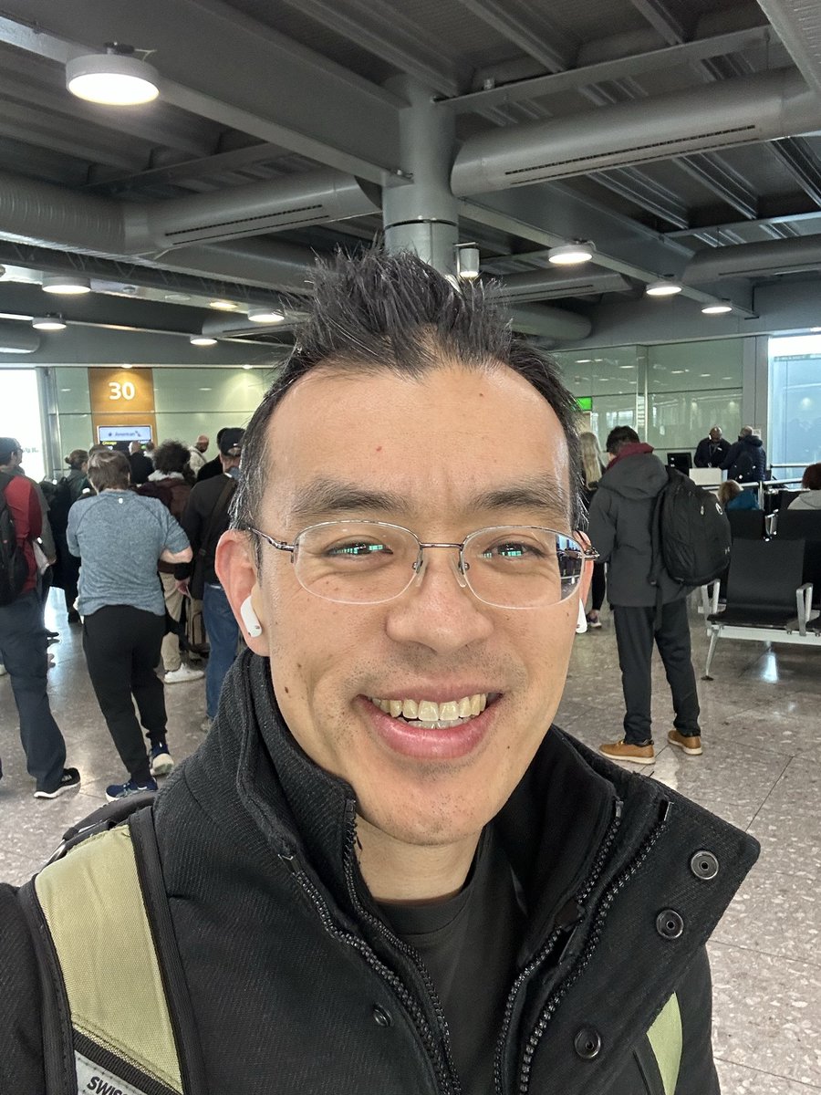 waynehhsiung's tweet image. Last time I hopped on a plane after an FBI threat, I got swooped into jail the moment I landed. 

But nothing is going to stop us from saving the Ridglan dogs. Cya soon, Wisconsin!