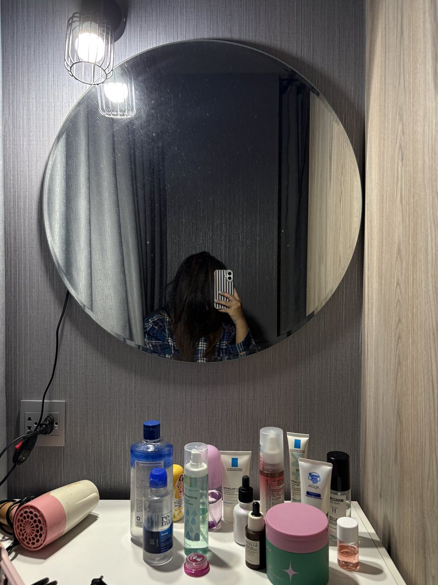 504errorlife's tweet image. big clanging room ✨🫧