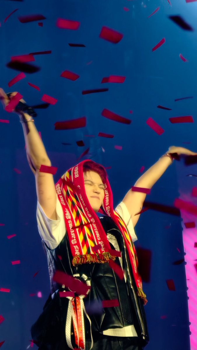 26.01.24 📸 #TAEYONG Instagram Story

"Day 1, pretty photos get"

#TYONGSTAGRAM #툥스타그램