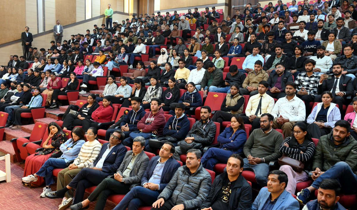 गौरी शंकर एवं निर्मला अग्रवाल फाउंडेशन द्वारा शांति देवी अग्रवाल स्किल्ड डेवलपमेंट प्रोग्राम के तहत आज जयपुर में आयोजित सर्टिफिकेट वितरण समारोह में राजस्थान विधानसभा में पूर्व नेता प्रतिपक्ष श्री राजेन्द्र राठौड़ जी, भाजपा राजस्थान के पूर्व प्रदेश अध्यक्ष एवं हरियाणा प्रदेश