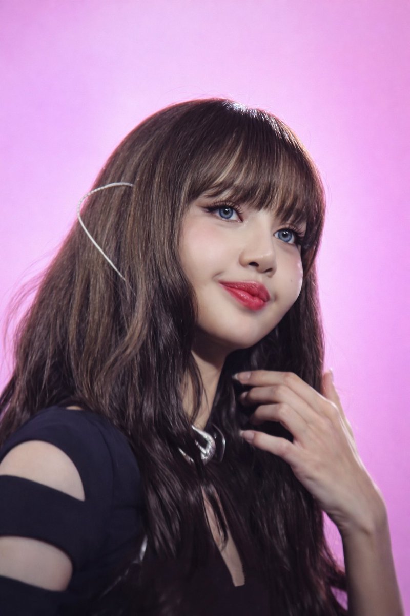 PopKmmm68917's tweet image. #LISA today in hongkong