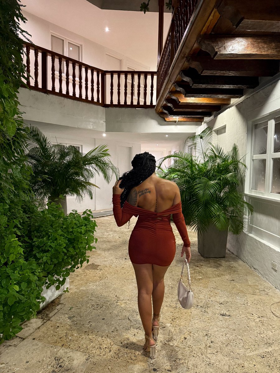 manuparejac's tweet photo. Por espalda no es … 😬🤭 https://t.co/mQnASnWDs2