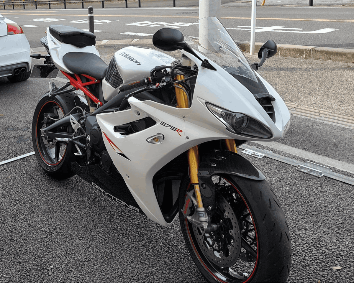 jidoushatounan's tweet photo. 【バイク盗難情報】トライアンフ デイトナ675R

日時：2026年1月22日19:00〜1月23日8:00の間
被害場所：千葉県柏市
ナンバー：3891
特徴：Michelinタイヤ、フロント社外ローター、レーシングスクリーン（クリア）、dominoグリップ（黒/赤）他詳細ページ参照

オーナーコメント：外観はほぼノーマルでとても気に入っていた バイクです。よろしくお願いいたします。

詳細URLと拡散用動画はリプ欄です
フォロー＆拡散のご協力をお願いします！

#拡散希望
#RT希望
@Tts675rShou