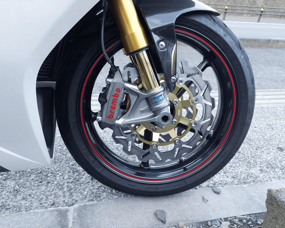 jidoushatounan's tweet photo. 【バイク盗難情報】トライアンフ デイトナ675R

日時：2026年1月22日19:00〜1月23日8:00の間
被害場所：千葉県柏市
ナンバー：3891
特徴：Michelinタイヤ、フロント社外ローター、レーシングスクリーン（クリア）、dominoグリップ（黒/赤）他詳細ページ参照

オーナーコメント：外観はほぼノーマルでとても気に入っていた バイクです。よろしくお願いいたします。

詳細URLと拡散用動画はリプ欄です
フォロー＆拡散のご協力をお願いします！

#拡散希望
#RT希望
@Tts675rShou