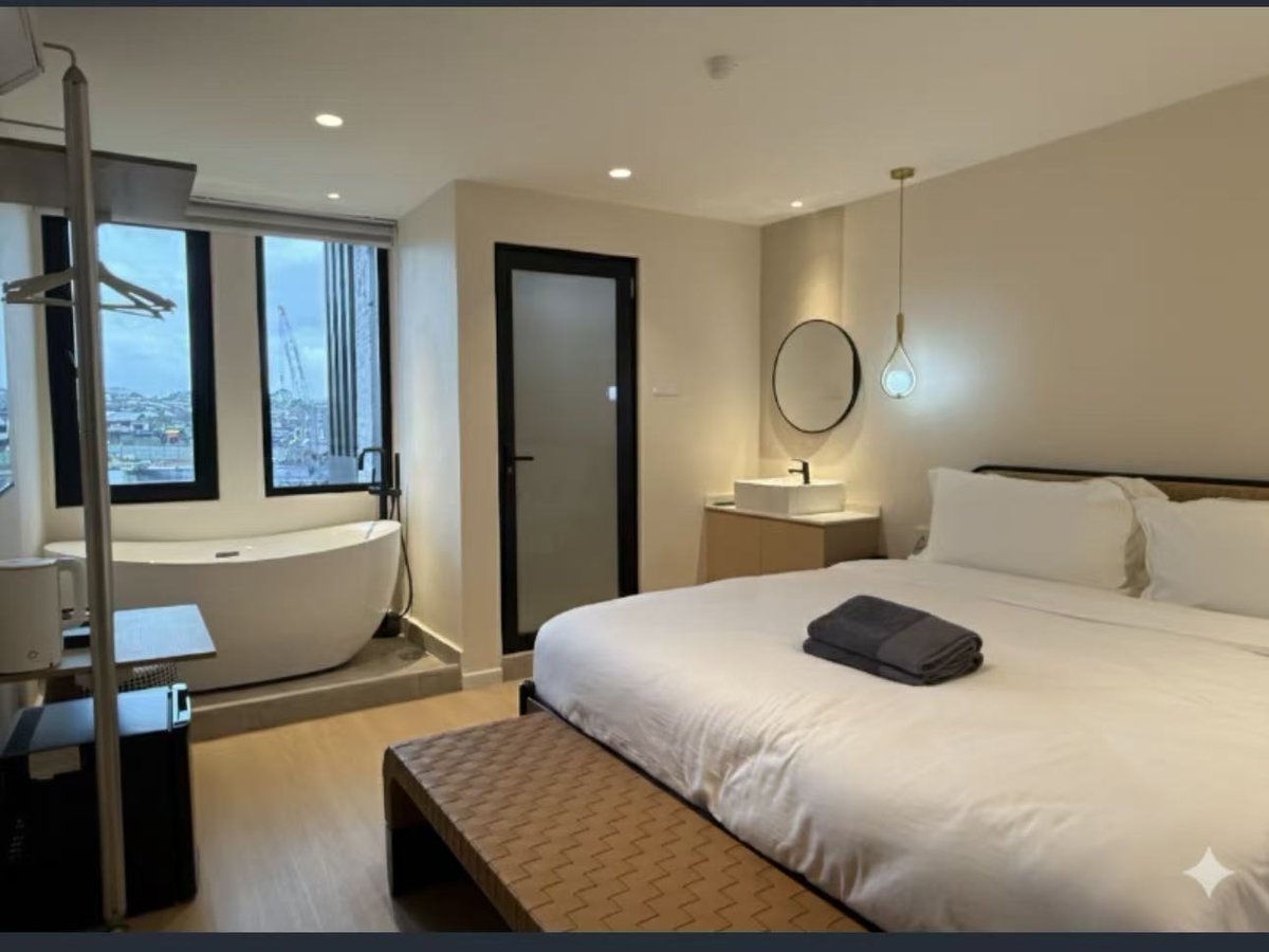 已定了初一初二的酒店 
可惜了一個人休息睡覺