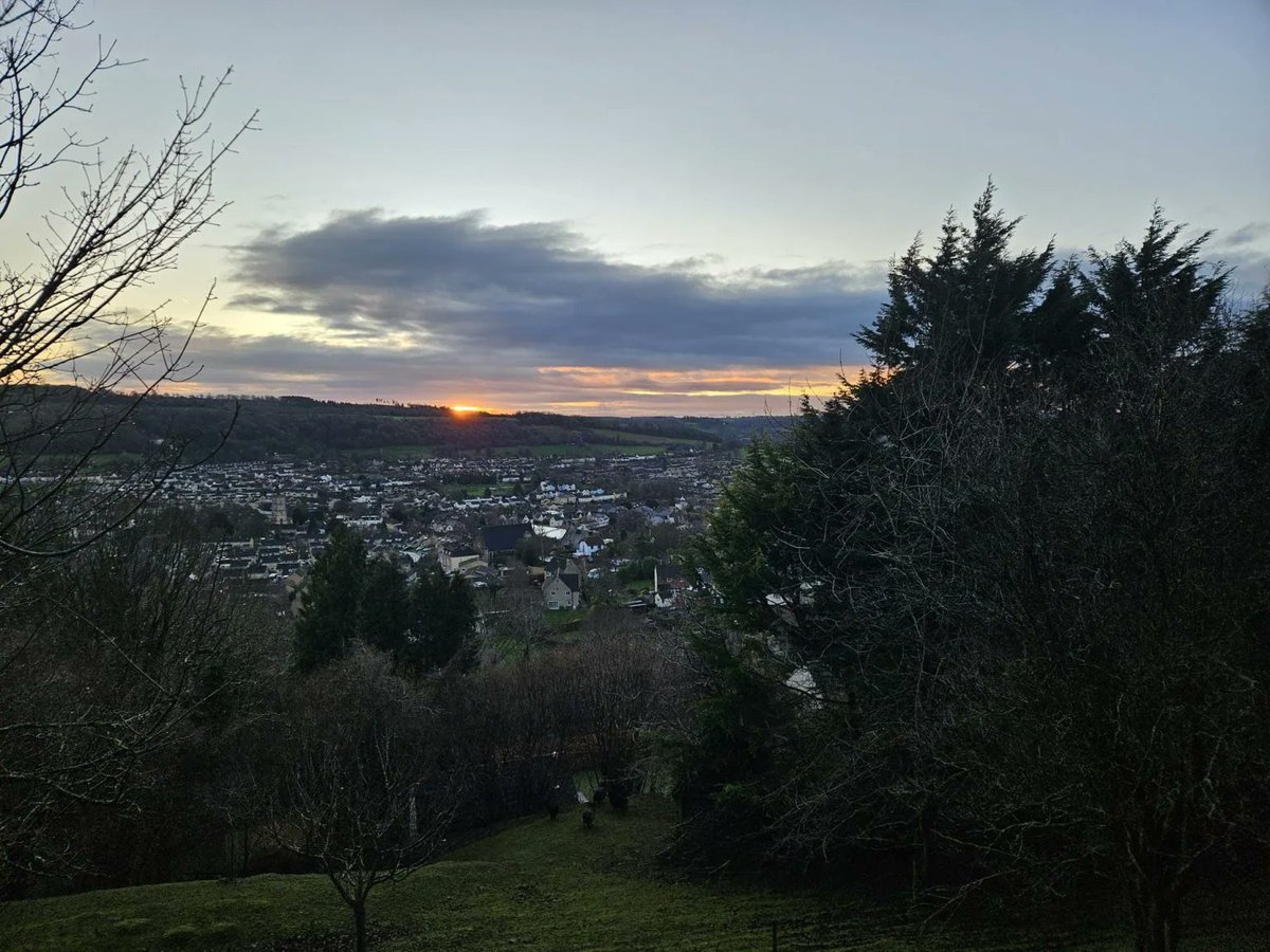 RJonTourUK tweet media