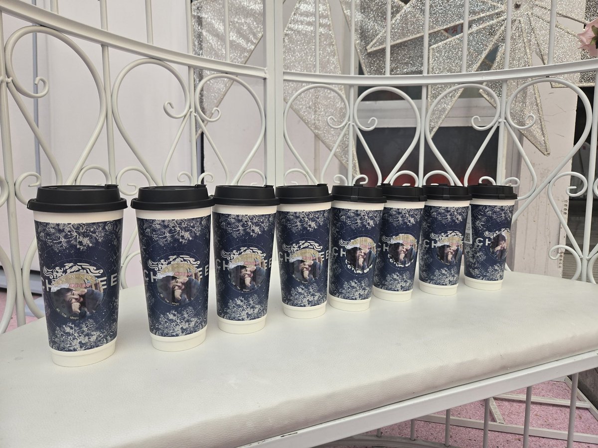 AllTheMagic0111's tweet image. 2026 이채연 우한 팬미팅
𝔸𝕝𝕝 𝕋𝕙𝕖 𝕄𝕒𝕘𝕚𝕔서포트❺
음료 서포트
바왕차희 밀크티 20잔
스타벅스 아이스 아메리카노 10잔
모두 행복한 시간을 보내셨길 바라요!
다음에 또 만나요!🤍

#이채연 #LEECHAEYEON
#李彩演 #イチェヨン 
#李彩演武汉见面会