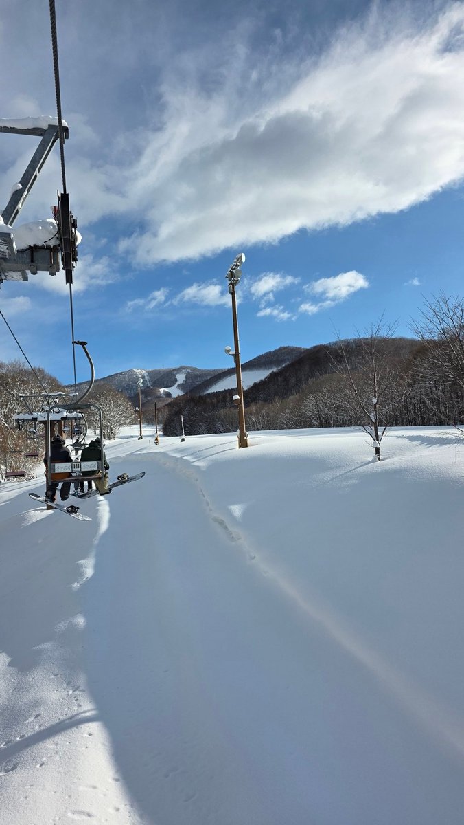 帰宅しましま
実に良い雪でした、でも片道の時間が家からたかつえと家から全高で足柄SAに行く時間が一緒ってなんかのバグか？