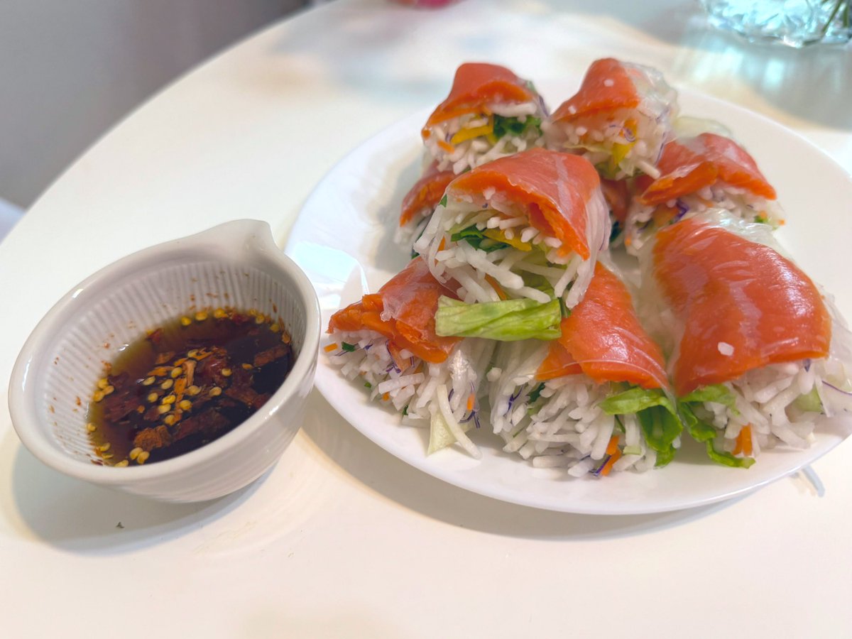 生春巻き初めて作った🐱ムズい😂