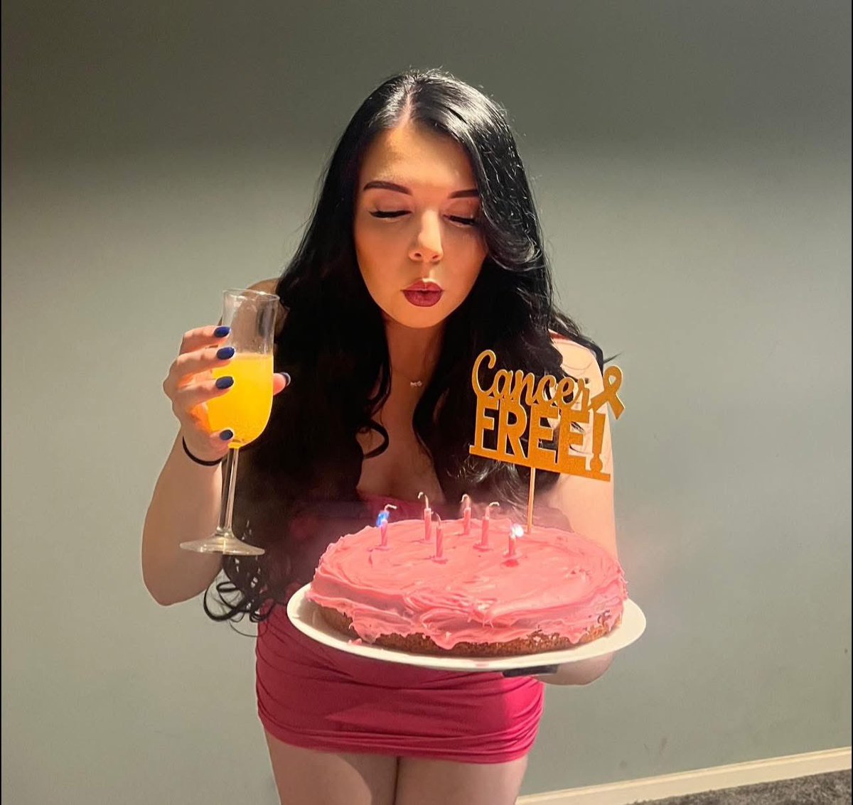 RubyRadley24's tweet image. The devil couldn’t reach me so he sent the most aggressive form of breast cancer. Unfortunately for him, I’m more aggressive. I’ve walked through fear, pain and loss, my body survived absolute hell, I’m still standing, still here, still alive. #CancerFree