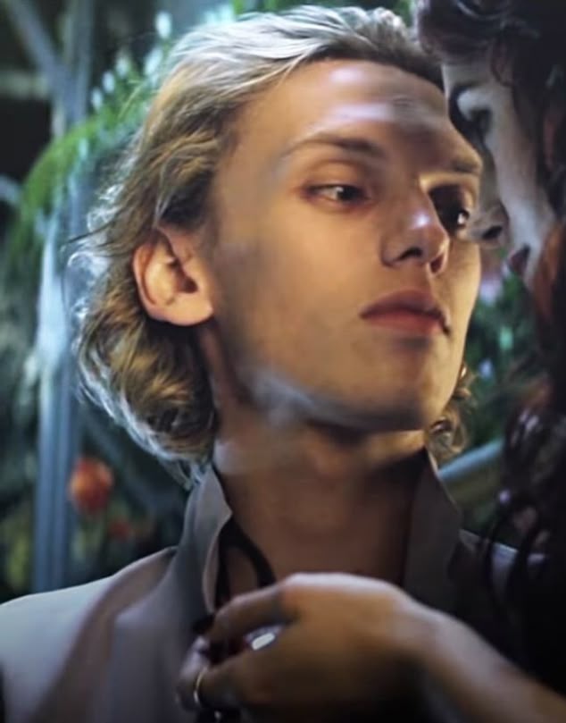 archivejcb's tweet image. “i don’t know what it is about Jace Wayland that has people losing their minds!”

Jamie...