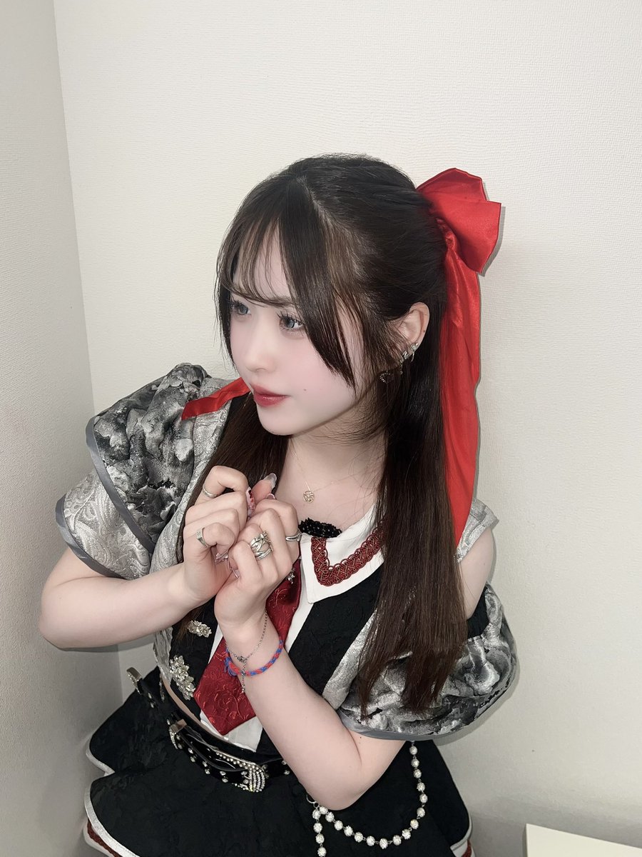 nana_neOen's tweet image. I am your princess𓂃⟡.·