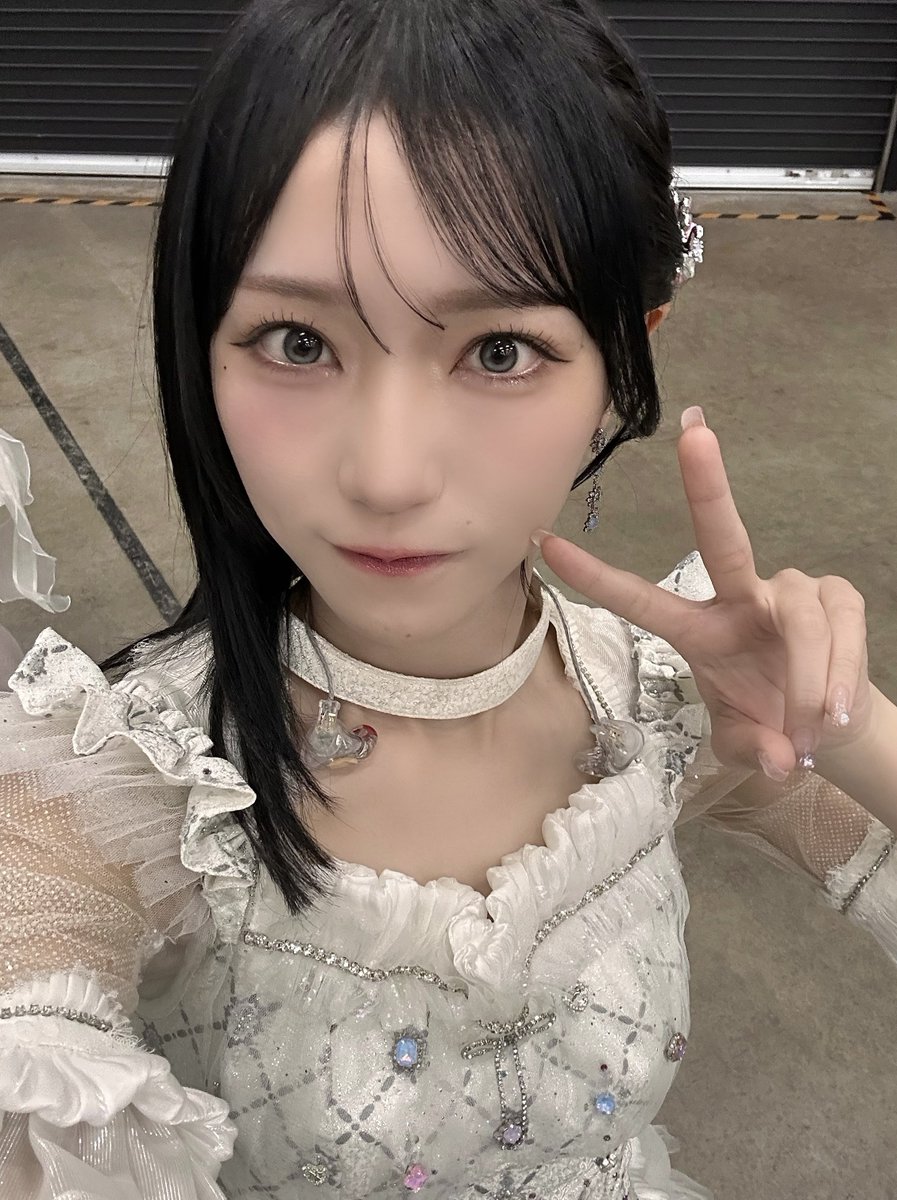 #ローソン50周年ライブ 
ありがとうございましたー！！

3グループ集まってのライブは久しぶりでしたね！このカラフルな華やかさが素敵だなあって改めて思いました💗💎👑

今年初ライブ～！楽しかったよ～🎶