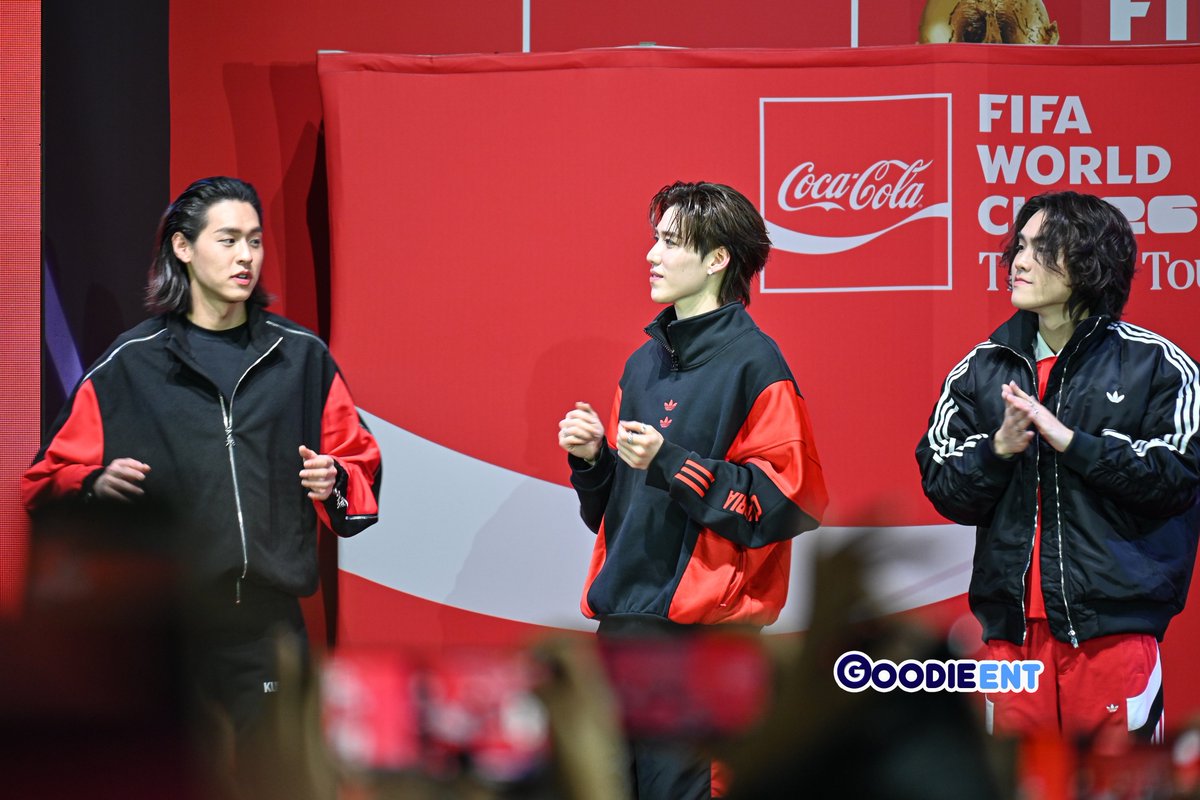 GoodieEnt's tweet photo. บิวกิ้น-พีพี-ปัน ร่วมงาน“โค้ก" เปิดฟีลซ่าส์ ถ้วยฟุตบอลโลก FIFA World Cup™ Original Trophy มาไทย  ให้แฟนๆ ชาวไทยได้ใกล้ชิด

#โค้กเปิดฟีลซ่าส์XBILLKIN #bbillkin 
#โค้กเปิดฟีลซ่าส์XPPKRIT #ppkritt
#PUN #PUNSORNAWAT
#FIFATrophyTour #โค้กเปิดฟีลซ่าส์   
#CokeTH https://t.co/jWgxlPQhUx