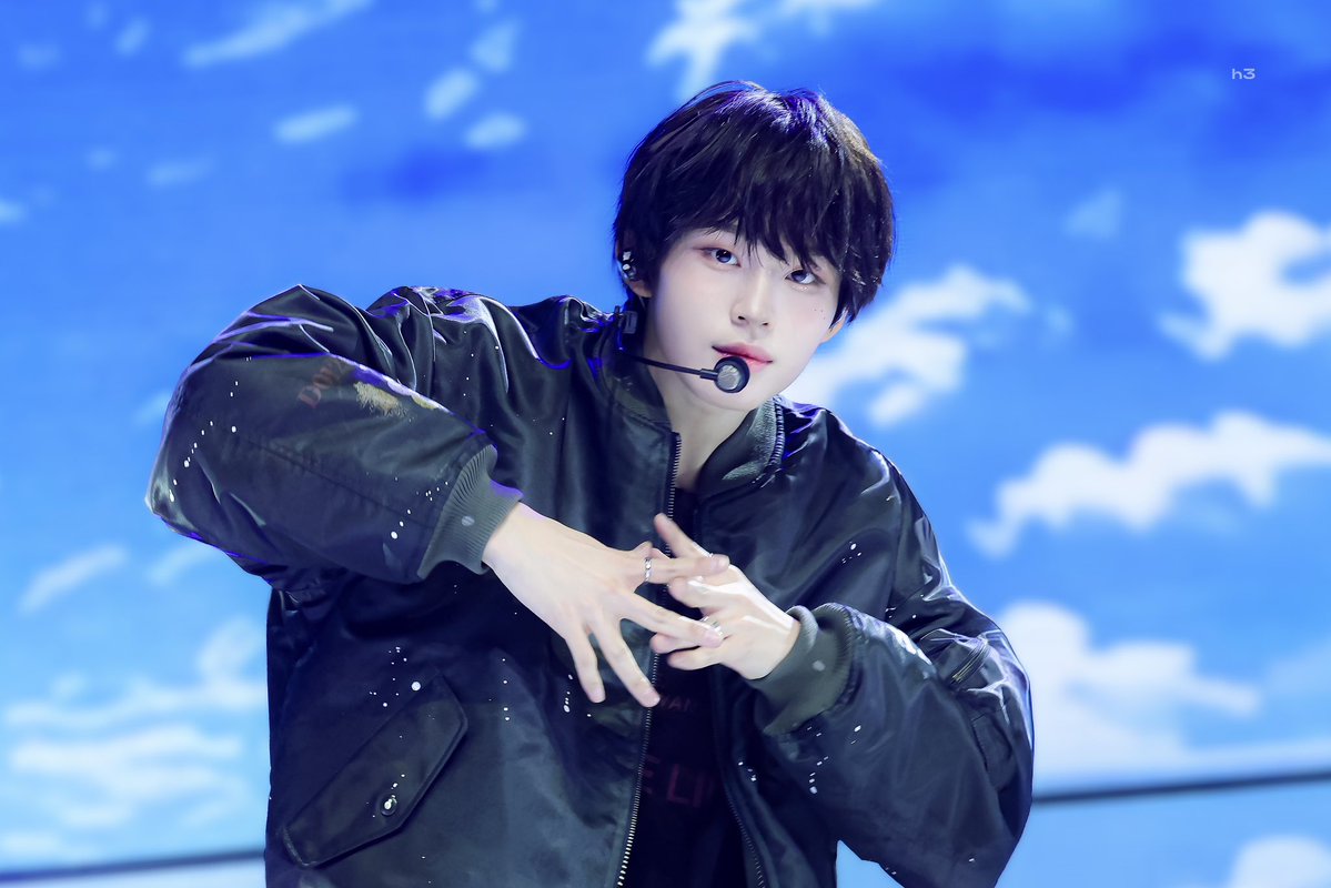 hee3nu's tweet image. 260118 팬콘 #케이주
🩹🫰🏻🫰🏻
#킥플립 #KickFlip #KEIJU