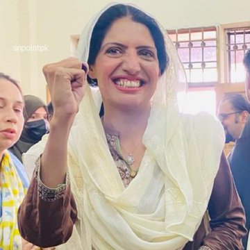 پنجاب سے ایک سرپرائز انے والا ہے....🔥🔥

عالیہ حمزہ نے پلین بی اور سی تیار کر دیا