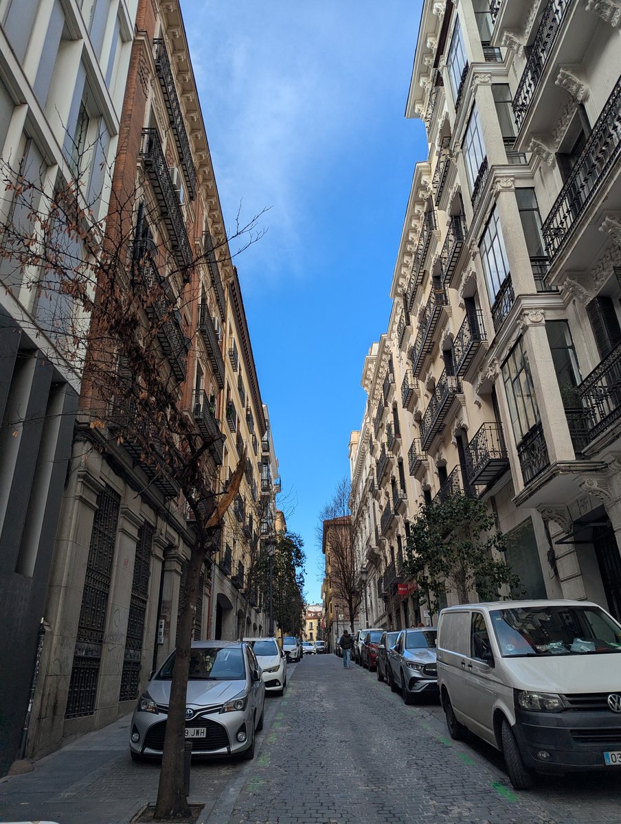 EdinburghNJS's tweet image. Glorious day in #Madrid