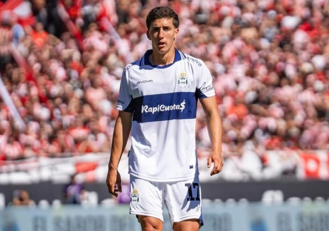 cielosports's tweet photo. #GELP #CGE Gimnasia tiene nuevo diez: Nicolás Barros Schelotto será el dueño del histórico dorsal.

https://t.co/u4zFMHD1gv https://t.co/lDVt7KhkDh