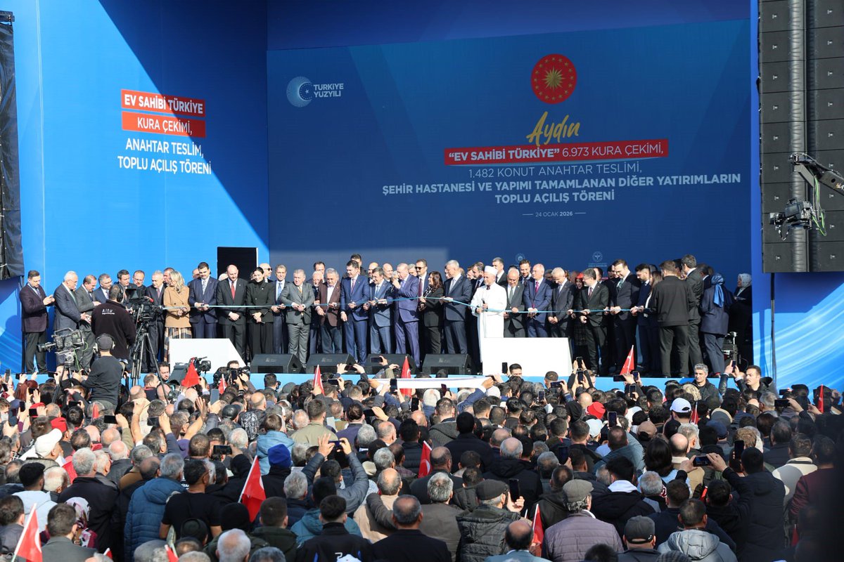 🇹🇷 Cumhurbaşkanımız Sayın <a href="/RTErdogan/">Recep Tayyip Erdoğan</a>’ın teşrif ve hitaplarıyla “Ev Sahibi Türkiye” 6.973 Konutun Kura Çekimi, 1.482 Konutun Anahtar Teslimi, Şehir Hastanesi ve Yapımı Tamamlanan Diğer Yatırımların Toplu Açılış Töreni’ni büyük bir coşkuyla gerçekleştirdik.

Milletimizin