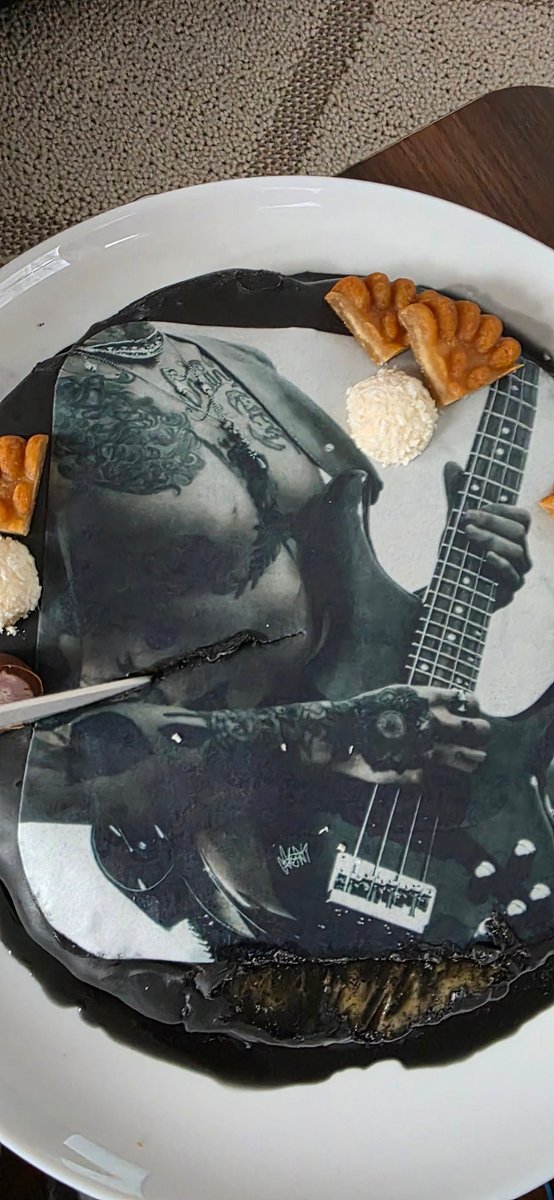 Sorry <a href="/DPRIAN_/">Christian Yu</a>  but you're so tatsy 🫠🤤 happy birthday <a href="/dpr_carly/">Carly 🦦</a>