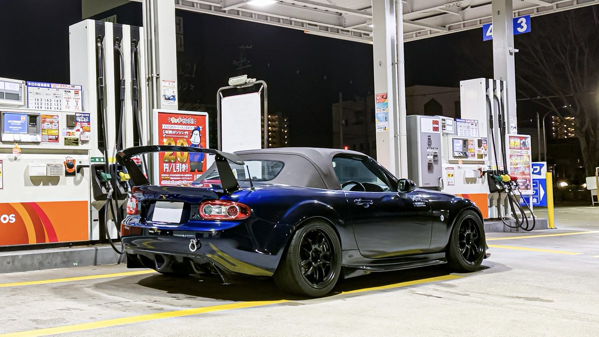 My new gear.

SARD LSR WING🆕

羽が生えました！
ステーはアチーヴ製ワンオフ

明日はエイトリアンカップ＆ロードスターストライク
スーパーラップクラスに参加です！

まずはタイムよりもウイング装着による変化やウォーマー運用等々、しっかり確認できればと思います！