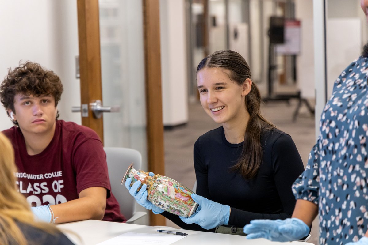 BridgewaterNews's tweet photo. Happy International Day of Education! 

Did you know BC creates learning opportunities for people of all ages? From the children who learn from our early childhood education students to professionals completing any of our graduate programs, at BC, the next step is within reach. https://t.co/aokDvklCCh