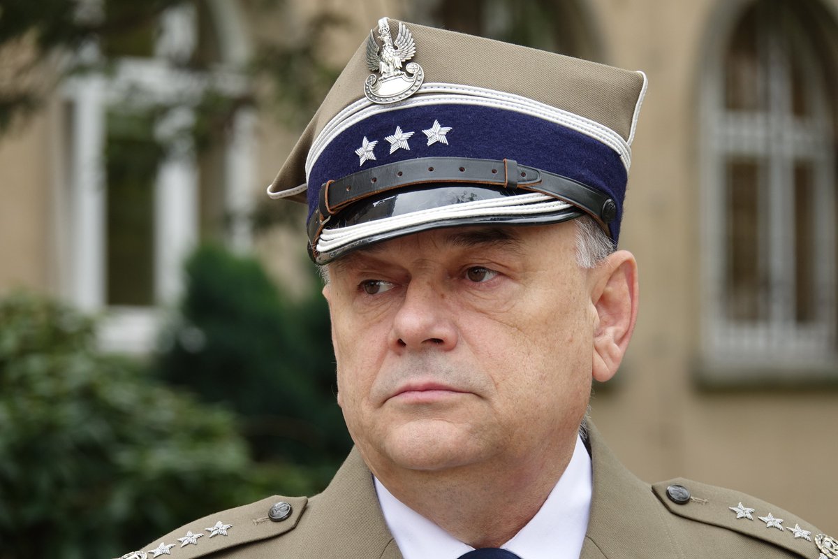 Słuchaj Nawrocki, to nie Amerykanie walczyli w Iraku i Afganistanie dla Polski, ale żołnierze polscy dla interesów USA. Sami tam nie pojechali. Wysłał ich polski rząd i prezydent (kto by nim nie był). 
Jeśli dzisiaj Nawrocki, PiS i Konfederacja, nie bronią ich przed podłymi