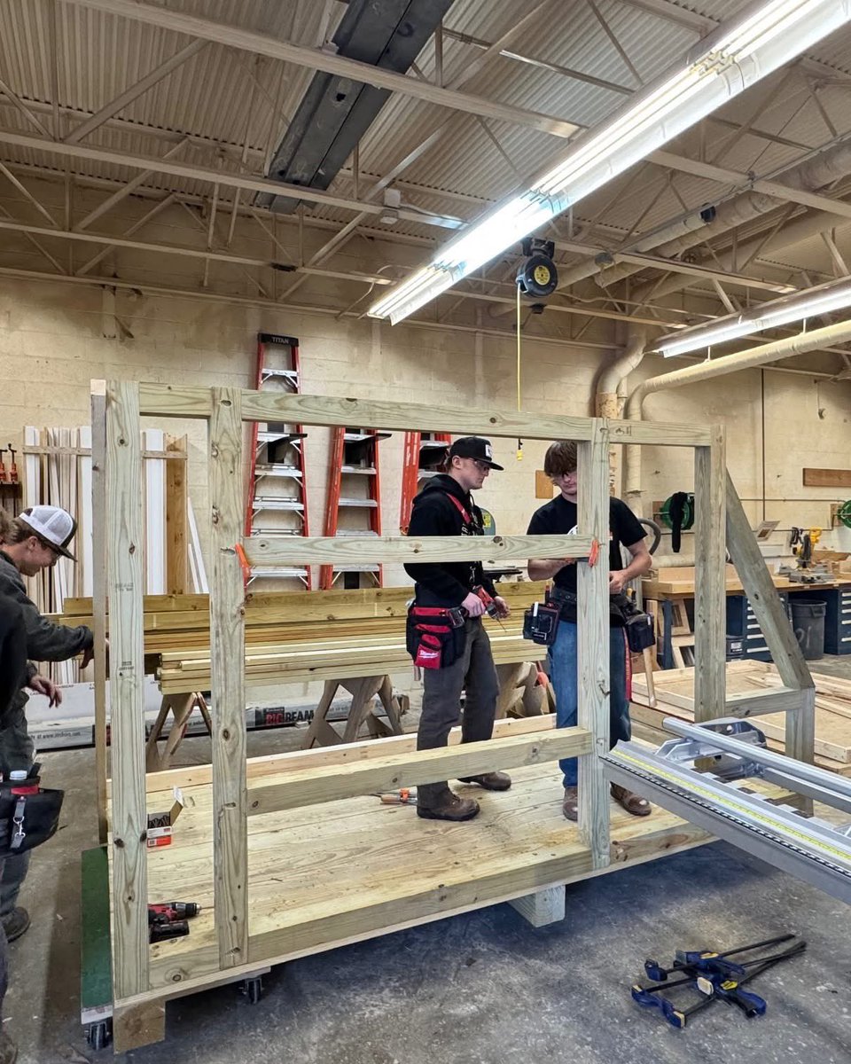 ROBERTWAMBOLD#14 tweet media