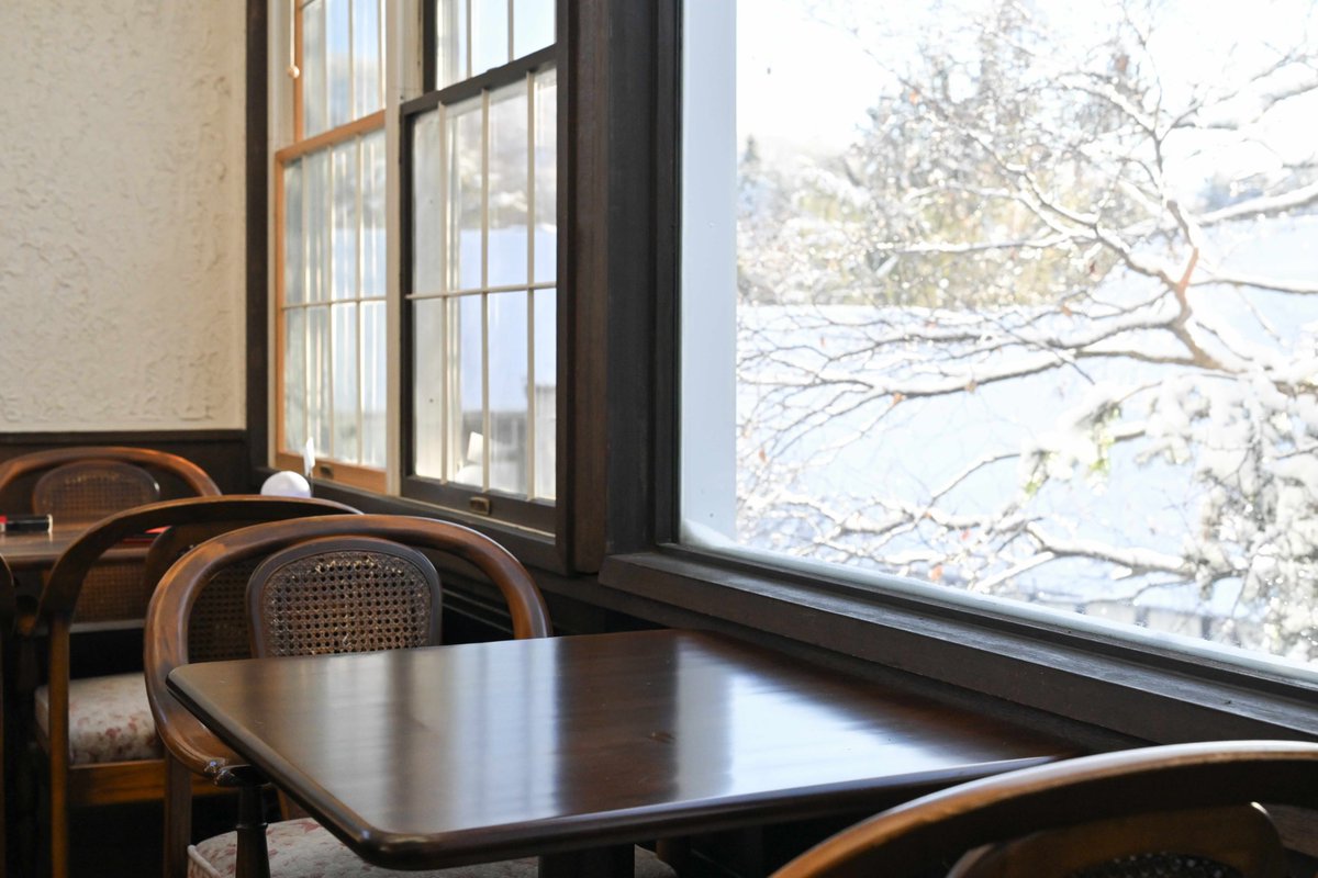 三連休のご予定はお決まりですか？

長野県の雪深い高原に、 ひっそりと佇むホテルがあります。
有名観光地でも、 便利なリゾートでもありませんが、 あなたの心にそっと灯りをともすような、 まだ知らない物語を宿す場所です。

銀世界の静寂の中で、 物語に浸る休日はいかがですか。

#幽霊ホテル