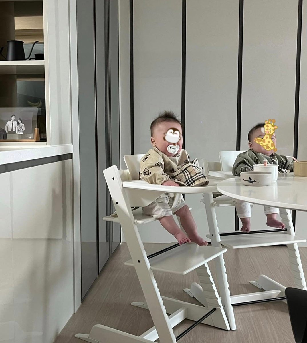 ttwiillght's tweet image. ᅟ
ᅟᅟ❕️🪼🐛        ／       𓇼.   𝗏𝗅𝗈𝗀, 𝗯𝗶𝗼.
Bom dia, amigos! Acabamos de acordar por aqui, e está um friozinho gostoso para ficar na cama, mas os gêmeos me obrigaram a sair dela, pois eles têm muita energia para gastar. E vocês, tiveram uma boa noite de sono?