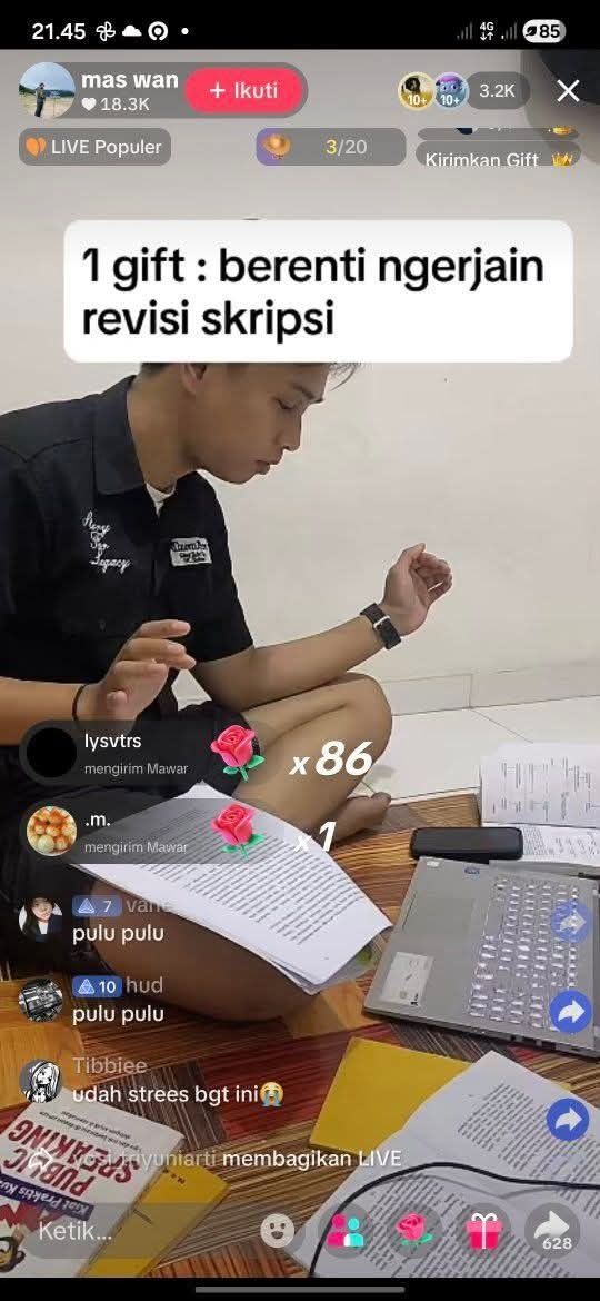 kampusfess_'s tweet image. Orang² di fase ini mesti kepikiran hal² unik selain ngerjain skripsi