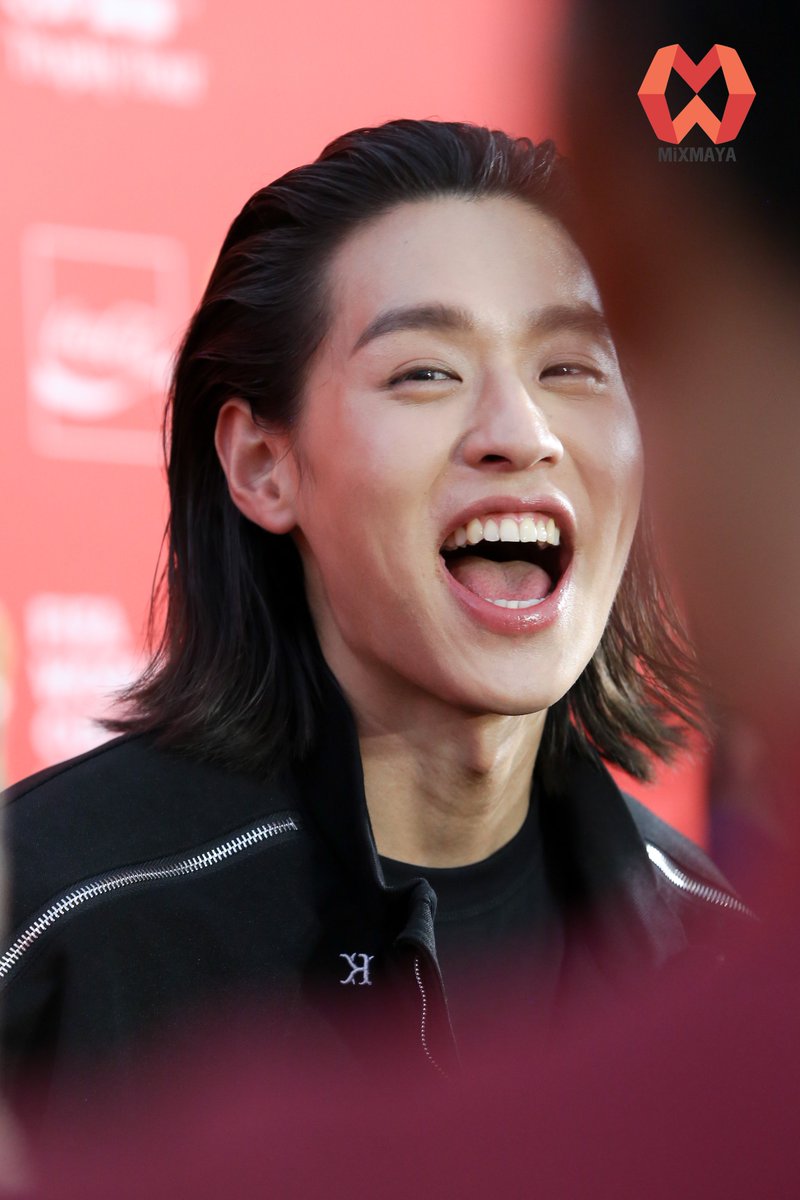 “บิวกิ้น พุฒิพงศ์” ช่วงสัมภาษณ์ ในงาน “โค้ก” เปิดฟีลซ่าส์ ถ้วย FIFA World Cup™ ⚽️🏆

#โค้กเปิดฟีลซ่าส์XBILLKIN #BBillkin
#โค้กเปิดฟิลซ่าส์ #FIFATrophyTour