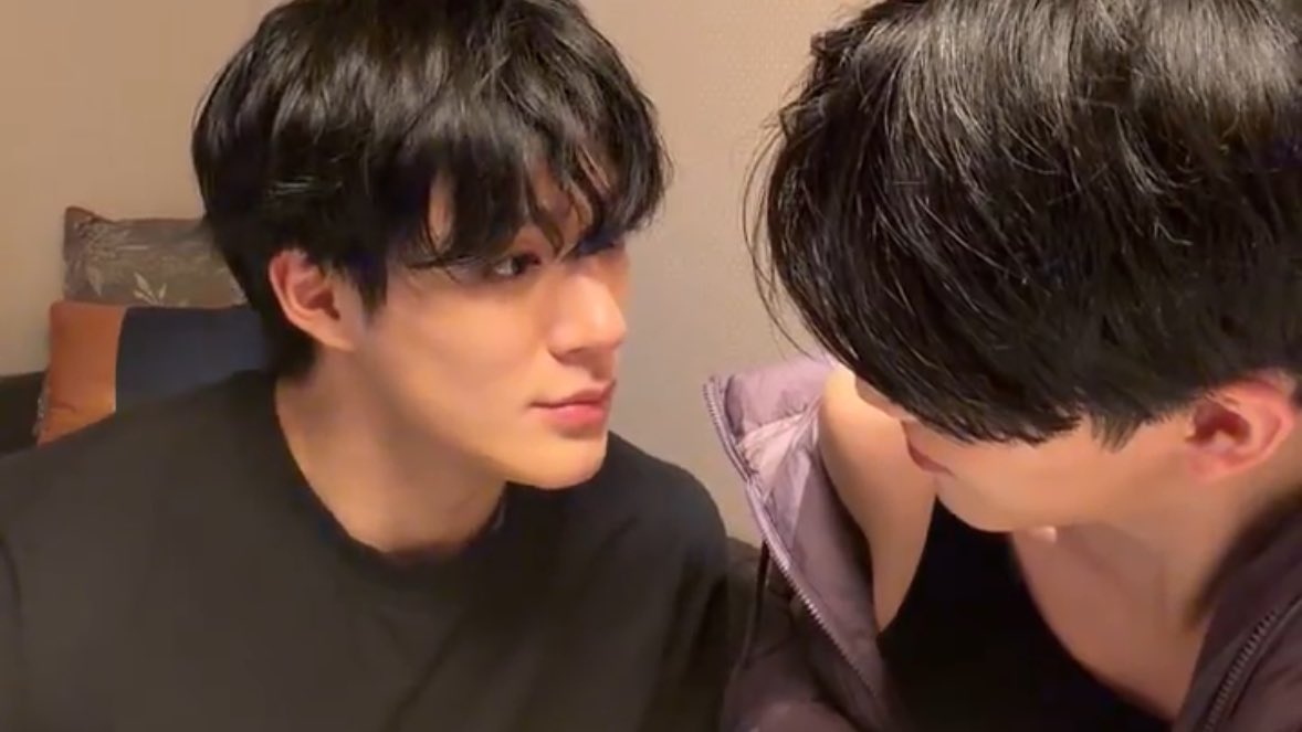 ljnsbff's tweet image. he's so ready to risk it all....