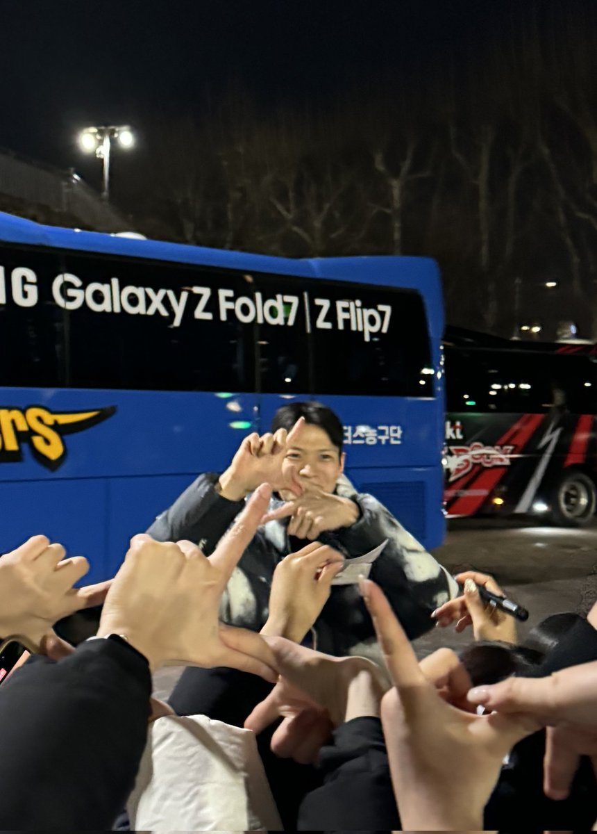 퇴근길에김선형숭배했어요
이유는없고
그냥요