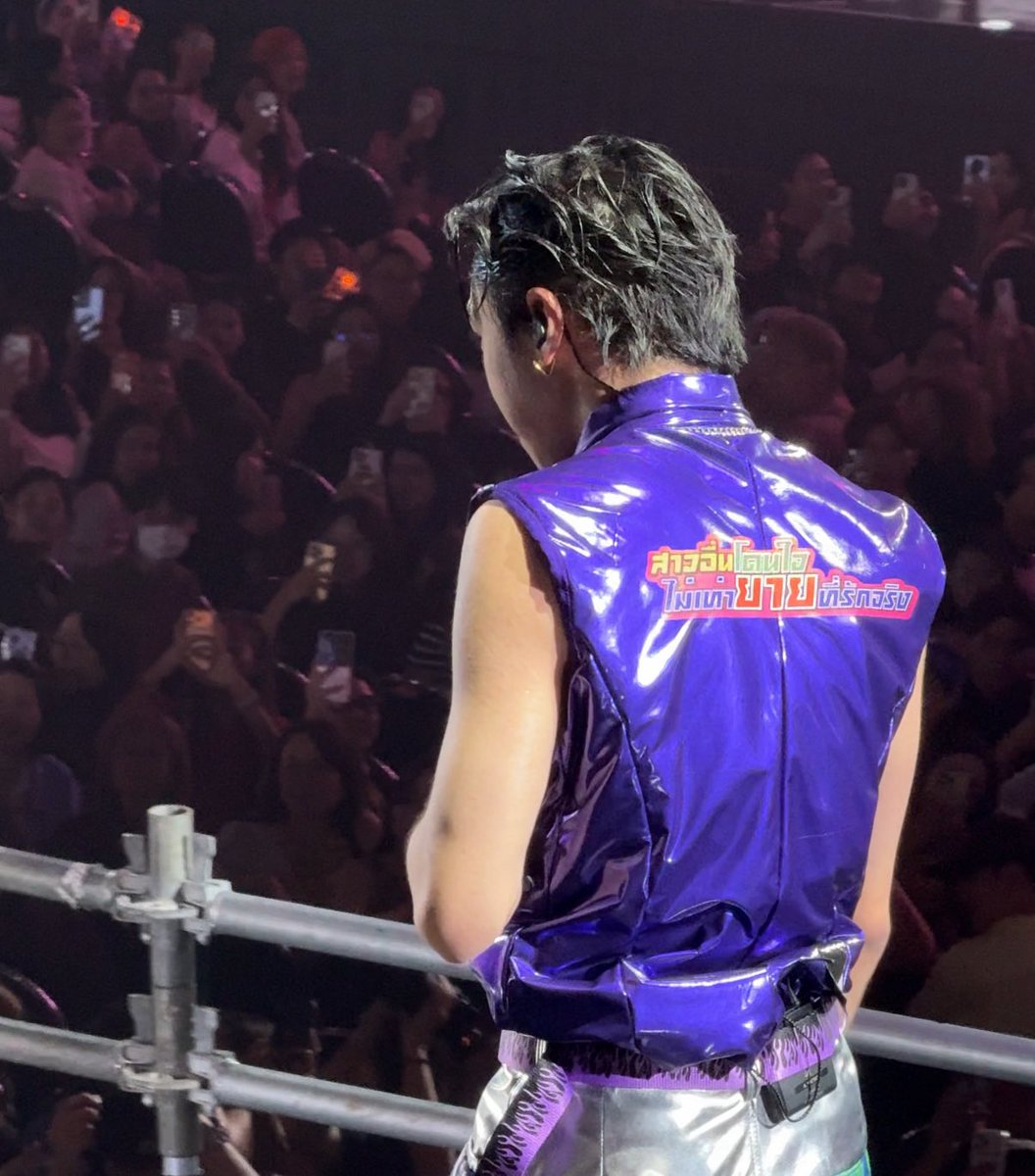 ‘สาวอื่นโดนใจ ไม่เท่ายายที่รักจริง’
356665566556665555566566

#PROXIE_The3rdConcert
#PROXIEth #PROXIEVictor