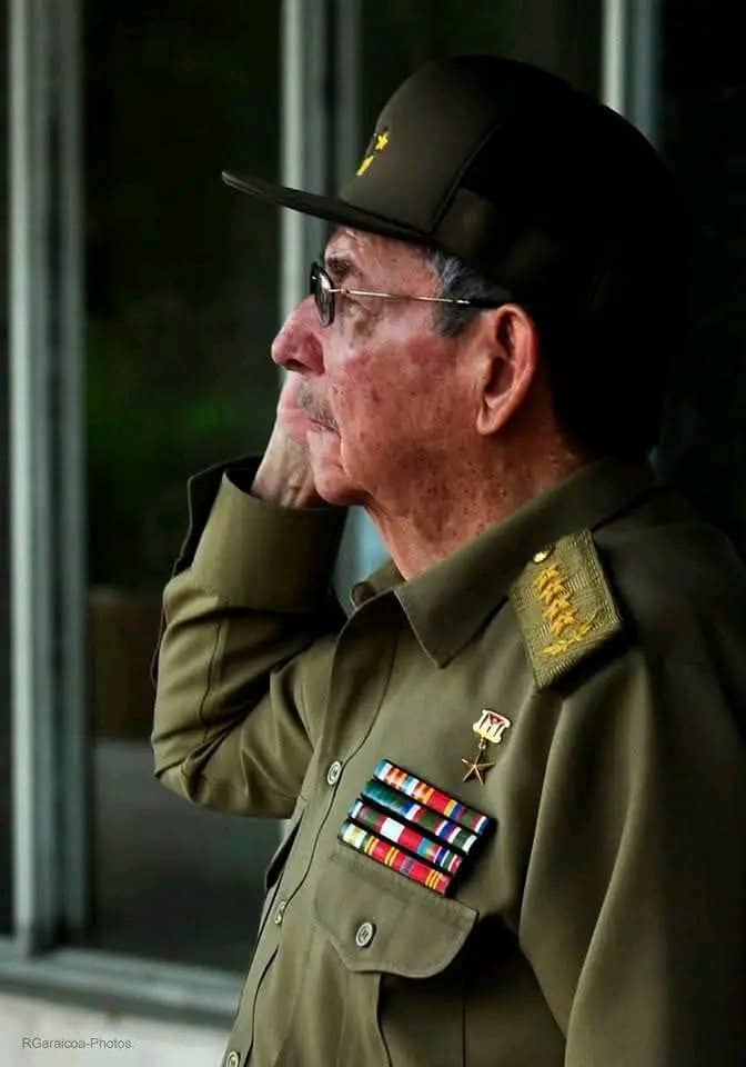 Ejemplo para la Patria y para el mundo. 
Gracias por su ejemplo.#RaúlEsRaúl #CubaEstáFirme
#CubaVencerá