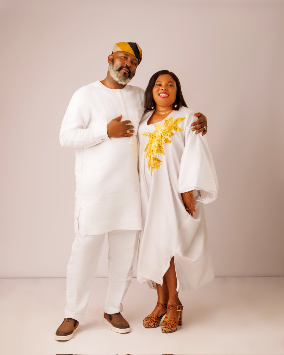 Senatoradeyemi2's tweet photo. Love, framed beautifully 🤍📸
Timeless moments. Honest emotions. Captured with intention.
Photographed by me📷

#NaijaPhotographer
#PortraitPhotographer
#CouplePortraits
#StudioPhotography
#AfricanLove
#BlackLove https://t.co/od65QPLduc