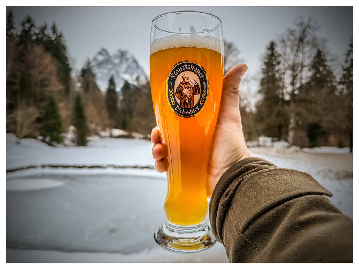 2 ❤️ + 1 💚 = 3 🤍 cheers! 🍻 #FCBFCA and #NurDerFCA w/in #DelightfulWinter cc. <a href="/FCAugsburg/">FC Augsburg</a> <a href="/FCA_World/">FC Augsburg</a> <a href="/Bundesliga_DE/">BUNDESLIGA</a> <a href="/Bundesliga_EN/">Bundesliga English</a>